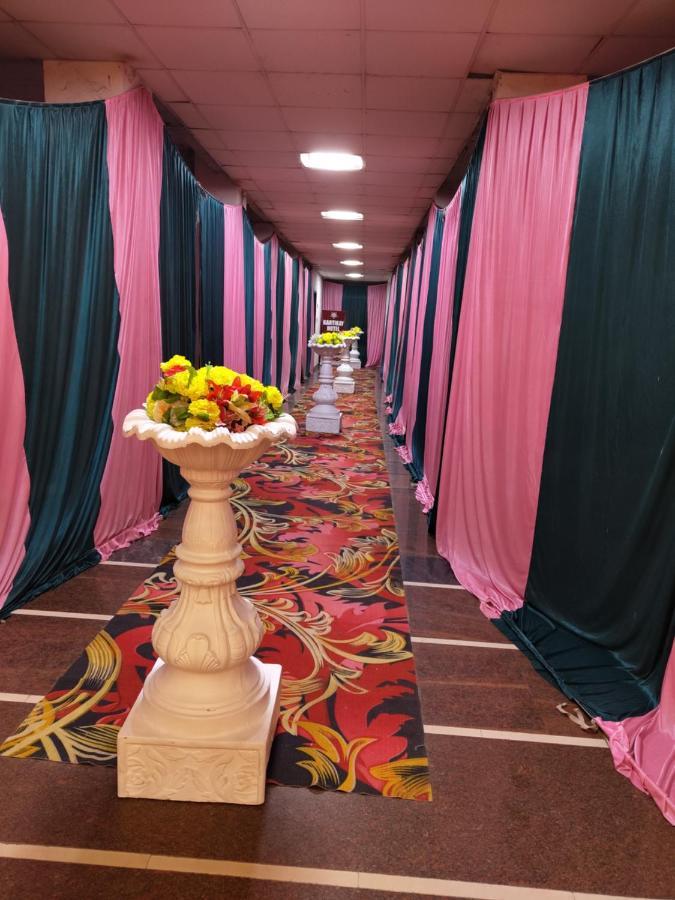 Kartikay Hotel Hisār Exterior foto
