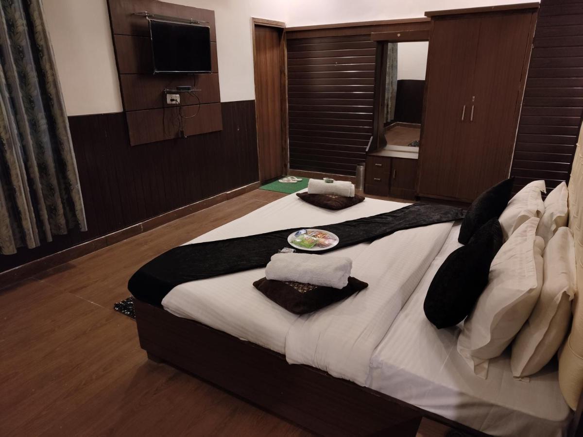 Kartikay Hotel Hisār Exterior foto