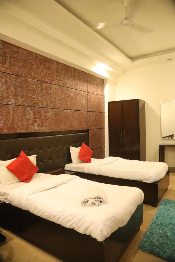 Kartikay Hotel Hisār Exterior foto